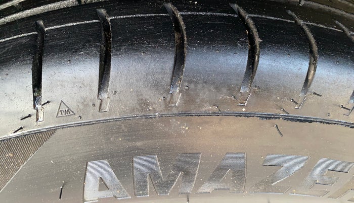 2020 Maruti Swift VXI, Petrol, Manual, 1,37,620 km, Left Front Tyre Tread