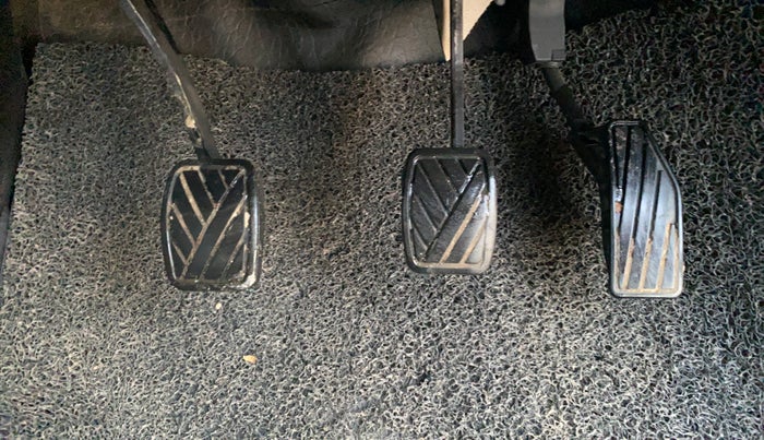 2020 Maruti Swift VXI, Petrol, Manual, 1,37,620 km, Pedals
