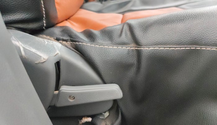 2015 Maruti Alto 800 LXI, Petrol, Manual, 34,978 km, Driver Side Adjustment Panel