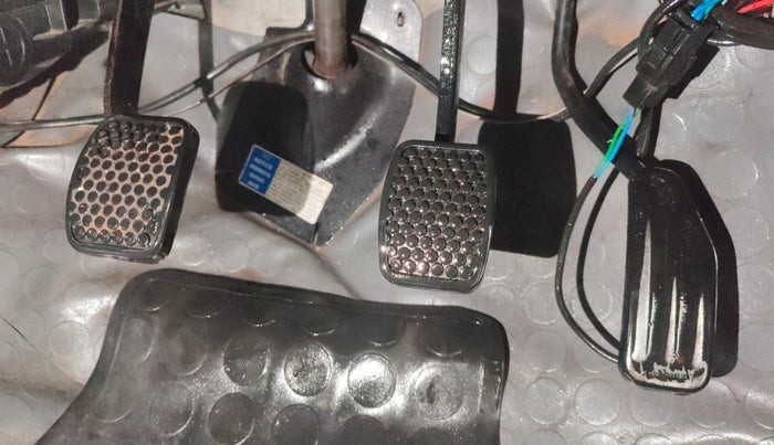 2015 Maruti Alto 800 LXI, Petrol, Manual, 34,978 km, Pedals