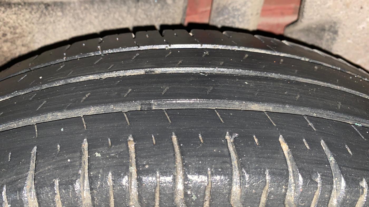 2017 Maruti Dzire LXI, Petrol, Manual, 23,567 km, Left Rear Tyre Tread