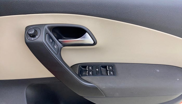 2013 Volkswagen Polo HIGHLINE DIESEL, Diesel, Manual, 52,206 km, Driver Side Door Panels Control