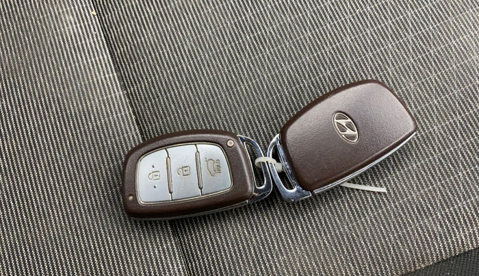 2016 Hyundai Creta SX PLUS AT 1.6 PETROL, Petrol, Automatic, 69,532 km, Key Close Up