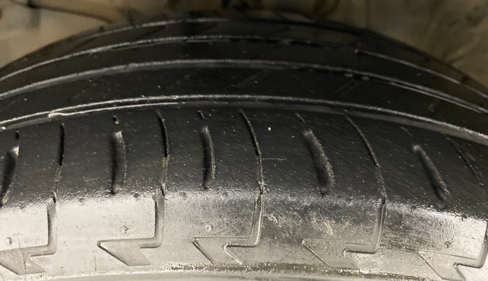 2017 Honda WR-V 1.5 i-DTEC VX MT, Diesel, Manual, 25,127 km, Left Front Tyre Tread