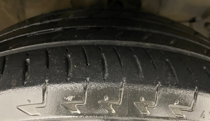 2017 Honda WR-V 1.5 i-DTEC VX MT, Diesel, Manual, 25,127 km, Right Front Tyre Tread