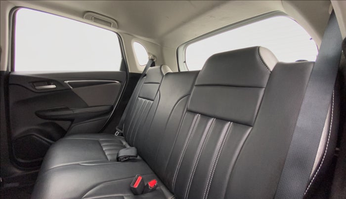 2017 Honda WR-V 1.5 i-DTEC VX MT, Diesel, Manual, 25,127 km, Right Side Rear Door Cabin