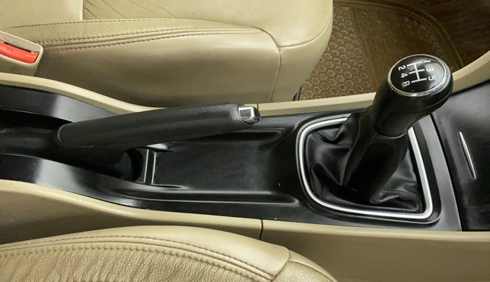 2018 Maruti Ciaz ALPHA 1.5 SHVS PETROL, Petrol, Manual, 75,831 km, Gear Lever
