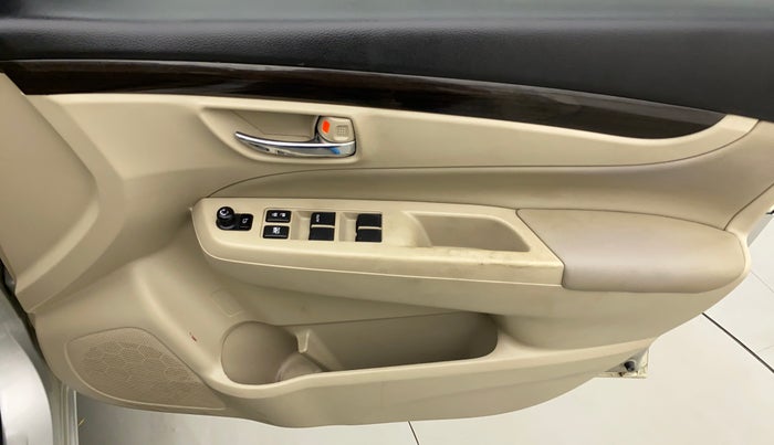 2017 Maruti Ciaz ZXI AT, Petrol, Automatic, 1,02,302 km, Driver Side Door Panels Control