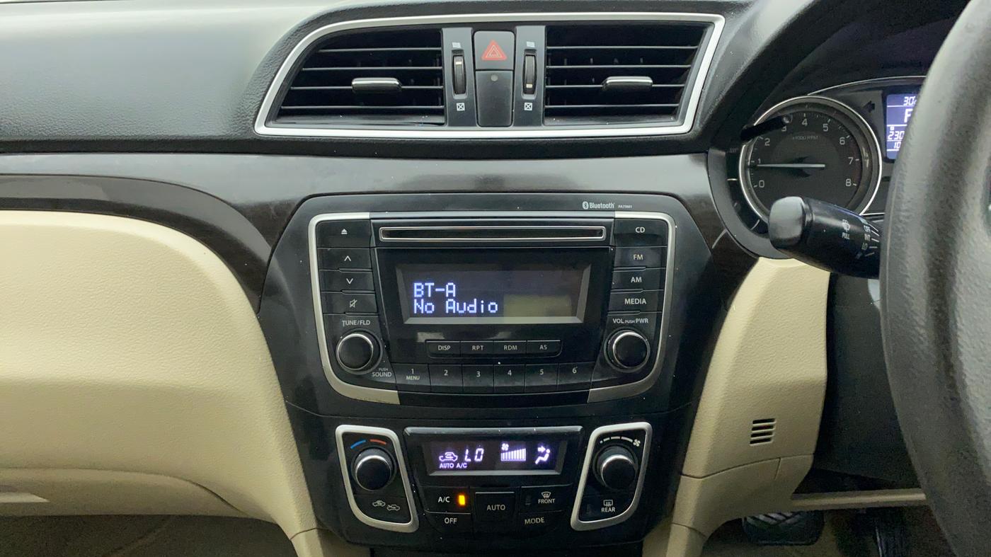 2017 Maruti Ciaz ZXI AT, Petrol, Automatic, 1,02,302 km, Air Conditioner
