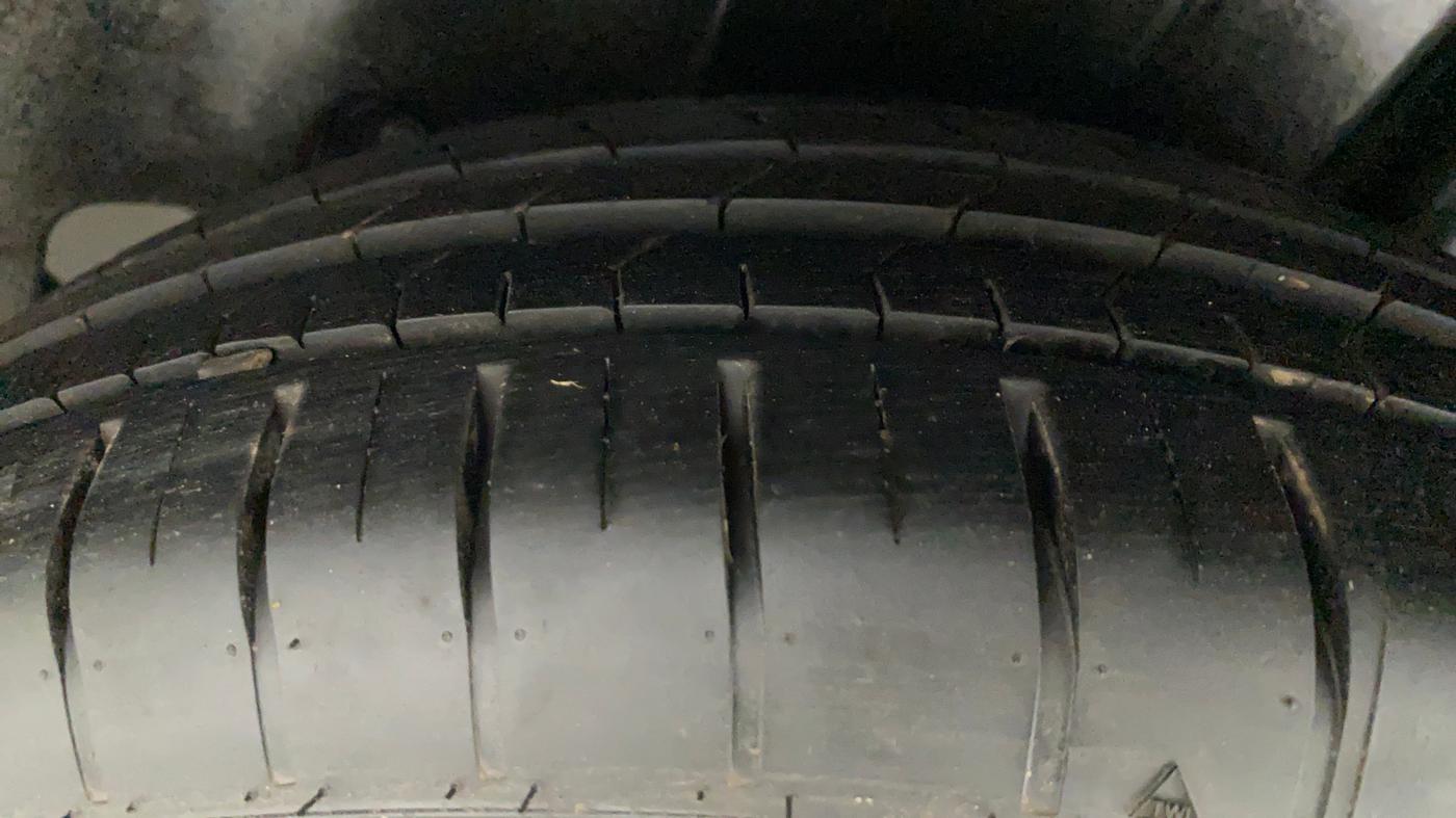 2017 Maruti Ciaz ZXI AT, Petrol, Automatic, 1,02,302 km, Left Rear Tyre Tread