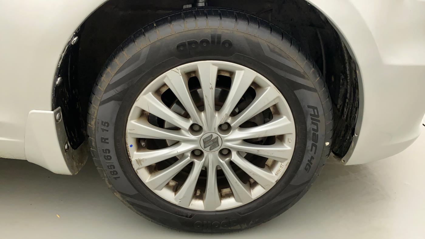 2017 Maruti Ciaz ZXI AT, Petrol, Automatic, 1,02,302 km, Right Front Wheel