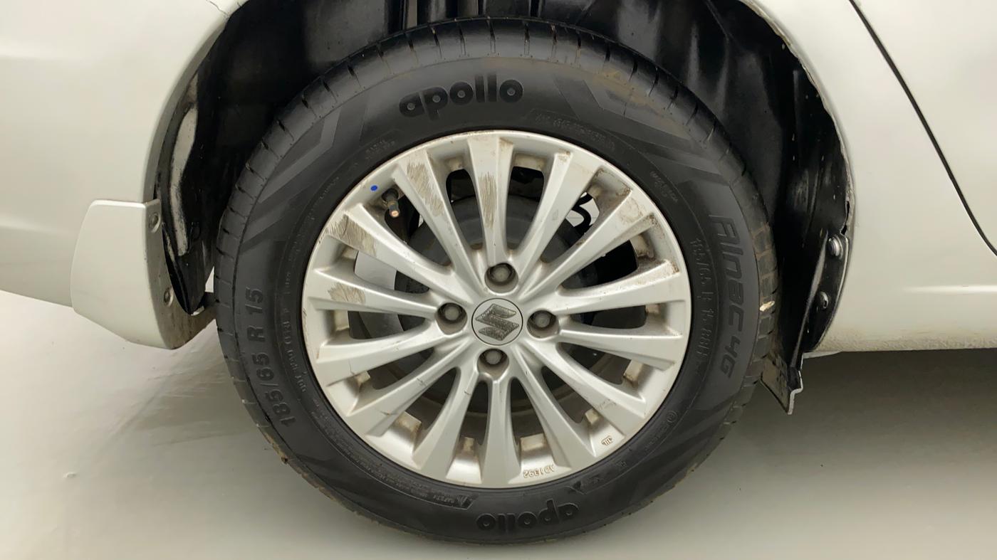 2017 Maruti Ciaz ZXI AT, Petrol, Automatic, 1,02,302 km, Right Rear Wheel
