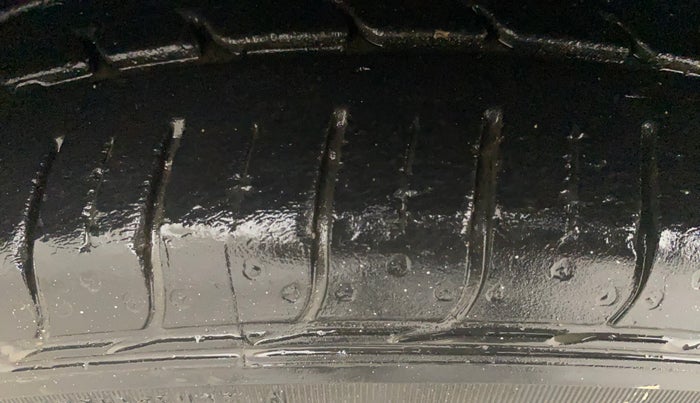 2014 Maruti Celerio VXI AMT, Petrol, Automatic, 1,03,839 km, Left Front Tyre Tread