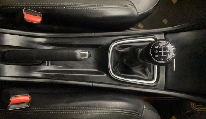 2015 Maruti Ciaz ZXI+ RS, Petrol, Manual, 78,140 km, Gear Lever