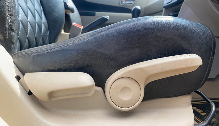 2016 Maruti Ciaz ZXI+, Petrol, Manual, 1,04,600 km, Driver Side Adjustment Panel