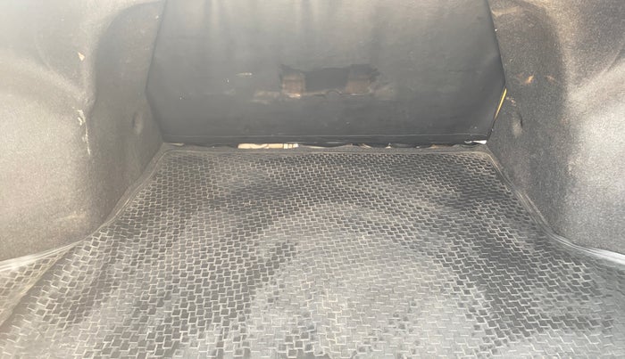 2016 Maruti Ciaz ZXI+, Petrol, Manual, 1,04,600 km, Boot Inside