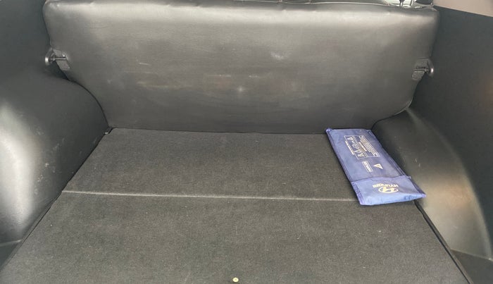 2016 Hyundai Creta E PLUS 1.6 PETROL, Petrol, Manual, 61,202 km, Boot Inside