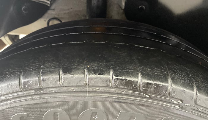 2016 Hyundai Creta E PLUS 1.6 PETROL, Petrol, Manual, 61,202 km, Right Rear Tyre Tread