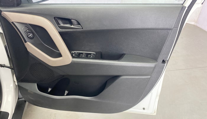 2016 Hyundai Creta E PLUS 1.6 PETROL, Petrol, Manual, 61,202 km, Driver Side Door Panels Control