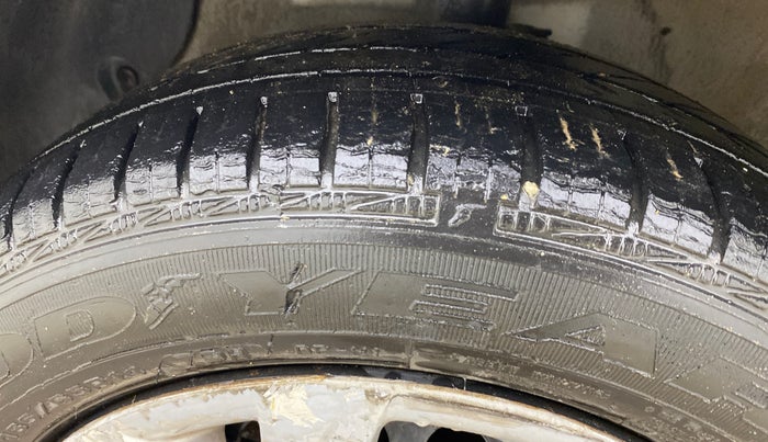 2016 Hyundai Grand i10 SPORTZ 1.2 KAPPA VTVT, Petrol, Manual, 73,693 km, Left Front Tyre Tread