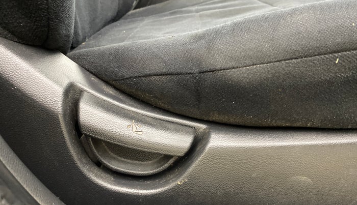 2016 Hyundai Grand i10 SPORTZ 1.2 KAPPA VTVT, Petrol, Manual, 73,693 km, Driver Side Adjustment Panel