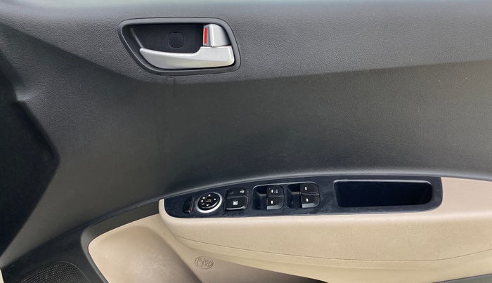 2016 Hyundai Grand i10 SPORTZ 1.2 KAPPA VTVT, Petrol, Manual, 73,693 km, Driver Side Door Panels Control