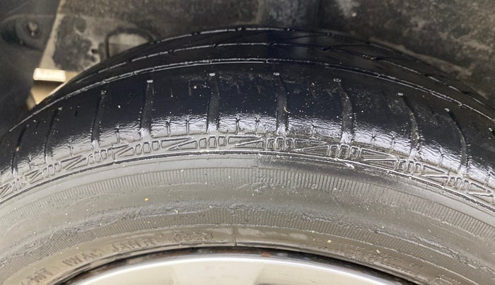 2016 Hyundai Grand i10 SPORTZ 1.2 KAPPA VTVT, Petrol, Manual, 73,693 km, Right Rear Tyre Tread