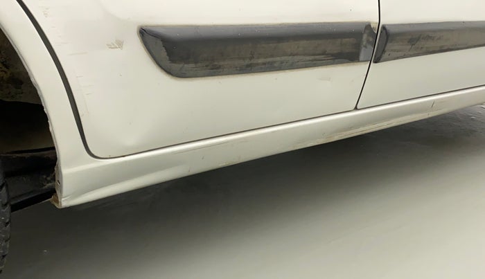 2010 Maruti Wagon R 1.0 LXI, Petrol, Manual, 67,394 km, Right running board - Slightly dented