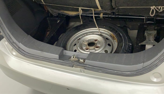 2010 Maruti Wagon R 1.0 LXI, Petrol, Manual, 67,394 km, Dicky (Boot door) - Trim lock has minor damage