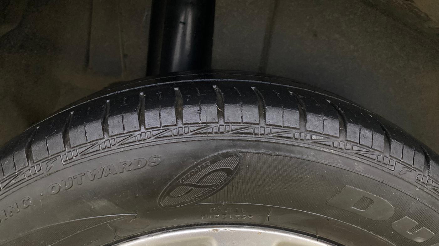2017 Maruti Ertiga ZXI+, Petrol, Manual, 1,09,563 km, Right Rear Tyre Tread