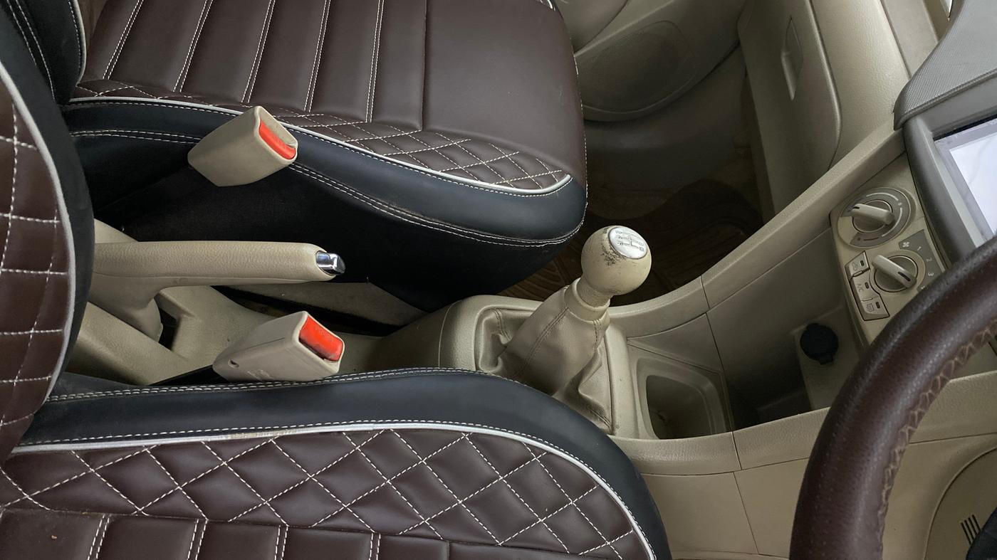 2017 Maruti Ertiga ZXI+, Petrol, Manual, 1,09,563 km, Gear Lever