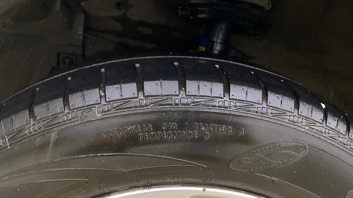 2017 Maruti Ertiga ZXI+, Petrol, Manual, 1,09,563 km, Left Front Tyre Tread