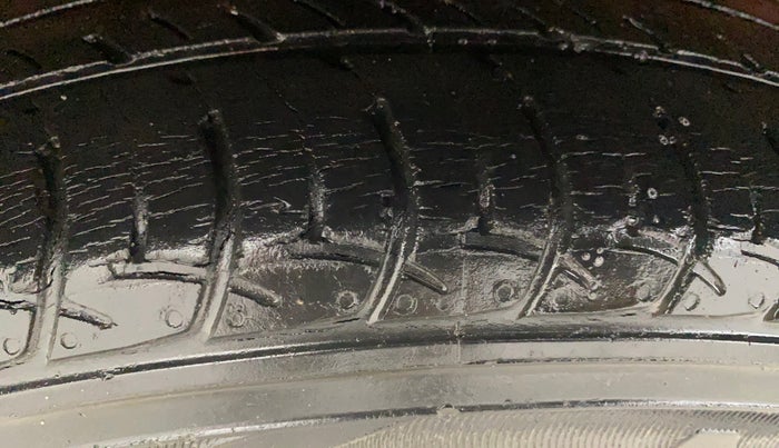 2016 Maruti Celerio VXI AMT, Petrol, Automatic, 55,781 km, Right Rear Tyre Tread