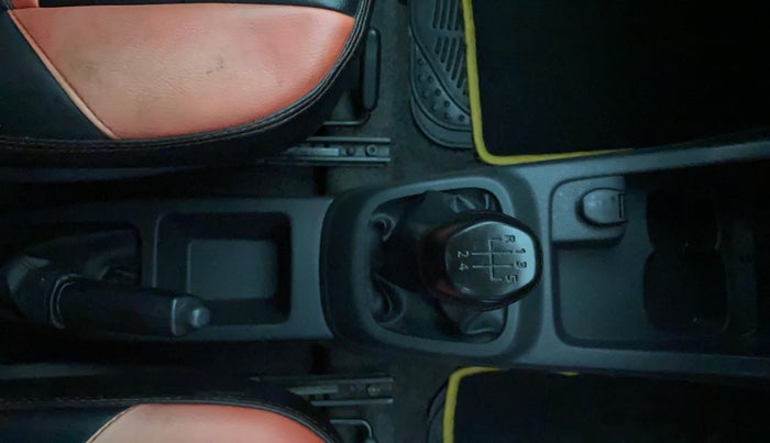 2016 Renault Kwid RXT 0.8, Petrol, Manual, 68,270 km, Gear Lever