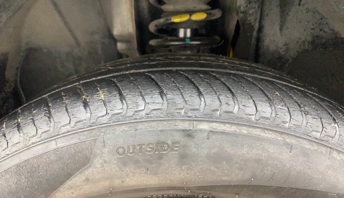 2021 Nissan MAGNITE XE, Petrol, Manual, 35,298 km, Left Front Tyre Tread