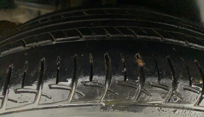2015 Maruti Ciaz ZXI, Petrol, Manual, 48,058 km, Right Rear Tyre Tread