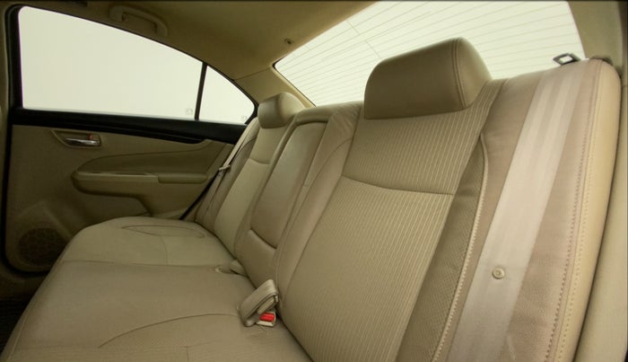 2015 Maruti Ciaz ZXI, Petrol, Manual, 48,058 km, Right Side Rear Door Cabin
