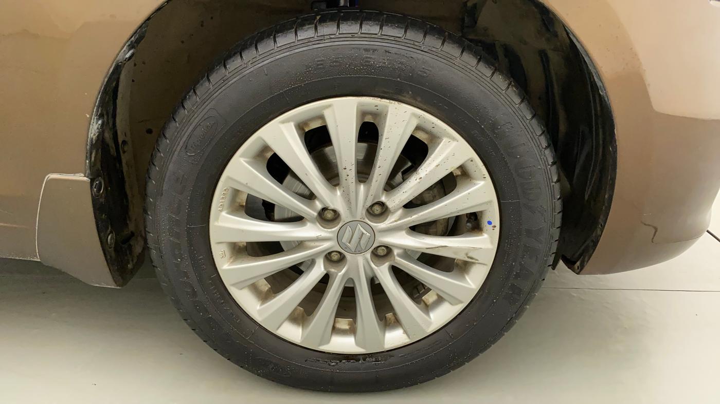 2015 Maruti Ciaz ZXI, Petrol, Manual, 48,058 km, Right Front Wheel