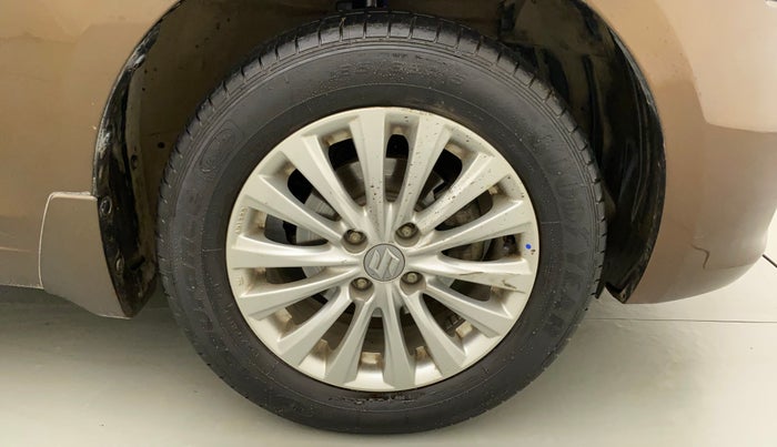 2015 Maruti Ciaz ZXI, Petrol, Manual, 48,058 km, Right Front Wheel