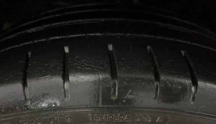 2019 Maruti Baleno ALPHA PETROL 1.2, Petrol, Manual, 33,117 km, Left Front Tyre Tread