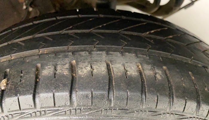 2015 Datsun Go Plus T, Petrol, Manual, 65,584 km, Left Rear Tyre Tread