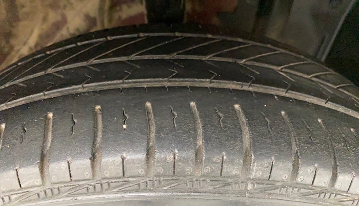 2015 Datsun Go Plus T, Petrol, Manual, 65,584 km, Right Front Tyre Tread