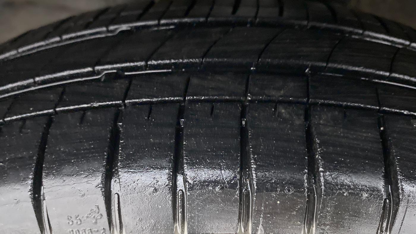 2013 Maruti Wagon R 1.0 LXI CNG, CNG, Manual, 68,380 km, Left Front Tyre Tread