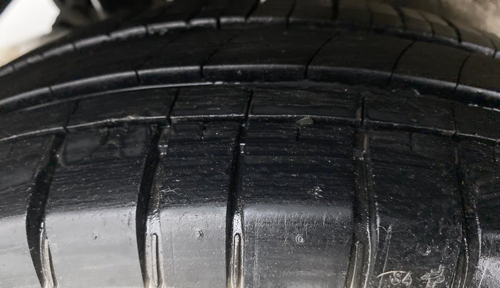2013 Maruti Wagon R 1.0 LXI CNG, CNG, Manual, 68,380 km, Right Rear Tyre Tread