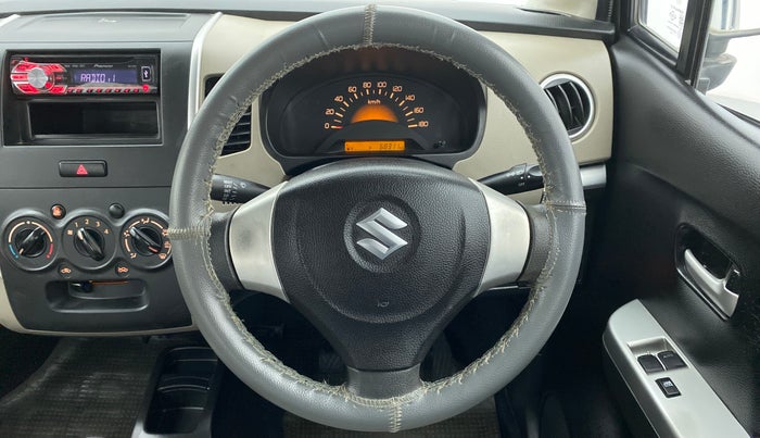 2013 Maruti Wagon R 1.0 LXI CNG, CNG, Manual, 68,380 km, Steering Wheel Close Up