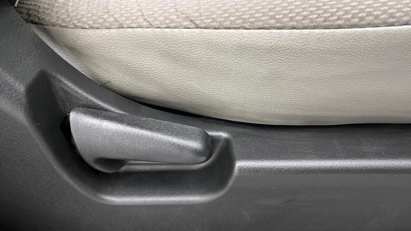 2013 Maruti Wagon R 1.0 LXI CNG, CNG, Manual, 68,380 km, Driver Side Adjustment Panel