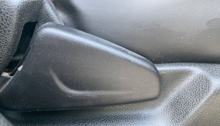 2021 Renault Kwid CLIMBER 1.0 AMT (O), Petrol, Automatic, 20,408 km, Driver Side Adjustment Panel