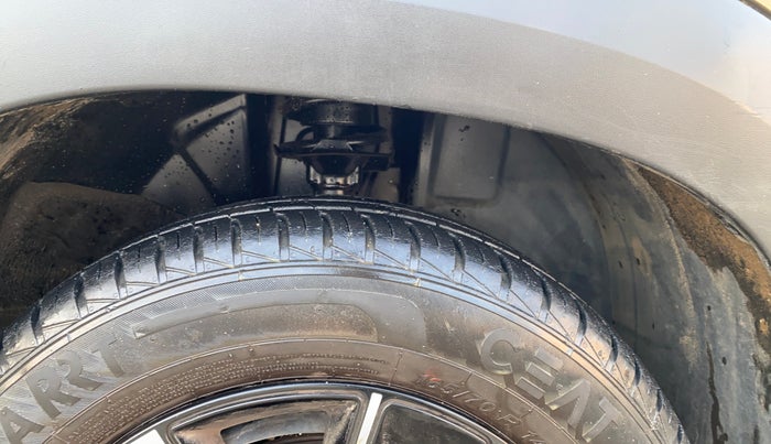 2021 Renault Kwid CLIMBER 1.0 AMT (O), Petrol, Automatic, 20,408 km, Right Front Tyre Tread