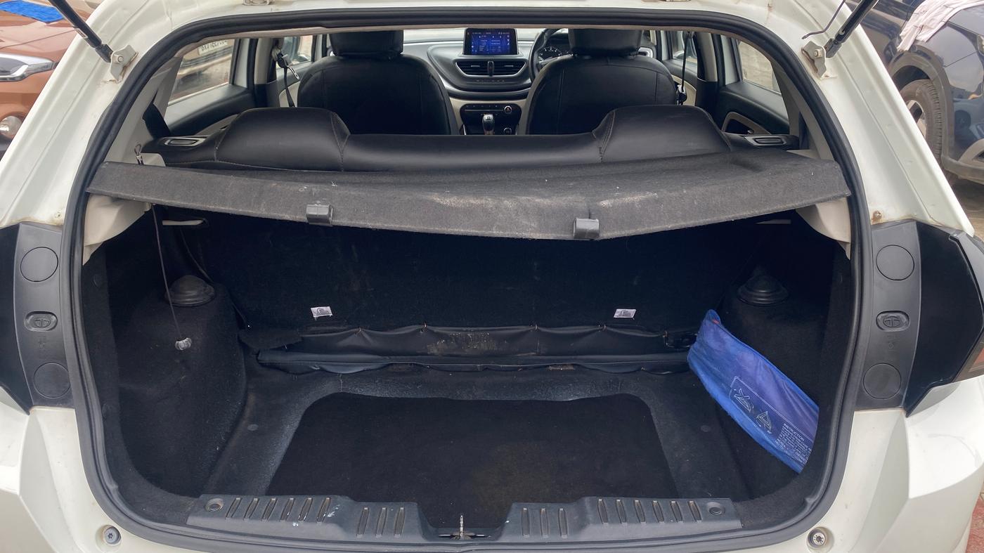 2022 Tata ALTROZ XZ PETROL, Petrol, Manual, 67,032 km, Boot Inside