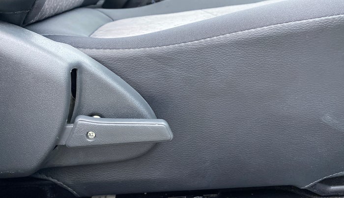 2019 Maruti Alto 800 LXI, Petrol, Manual, 1,368 km, Driver Side Adjustment Panel